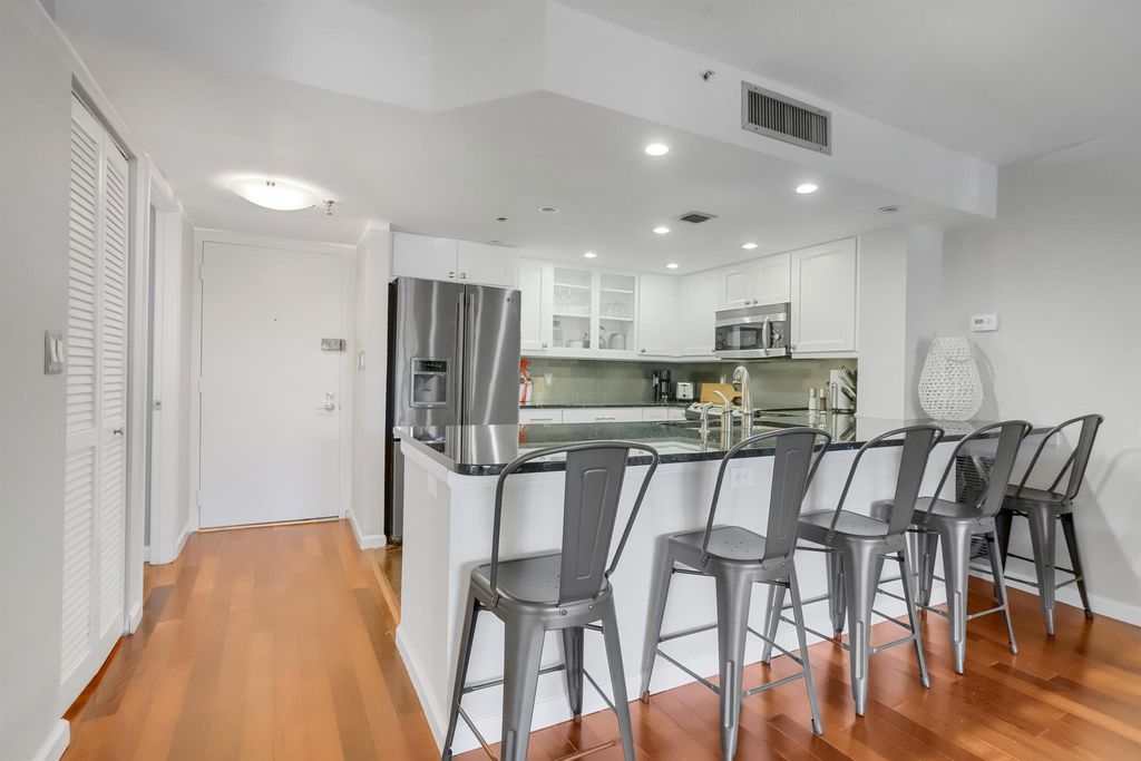 Image 4 of property listing at 3912 S Ocean Boulevard 108, Highland Beach, FL 33487