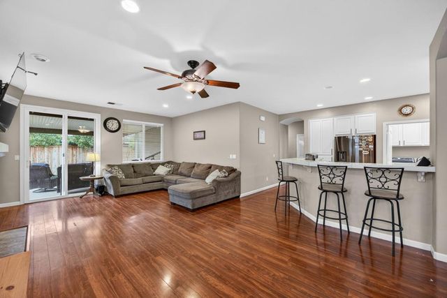 8328 Cantwell Dr, Elk Grove, CA 95624