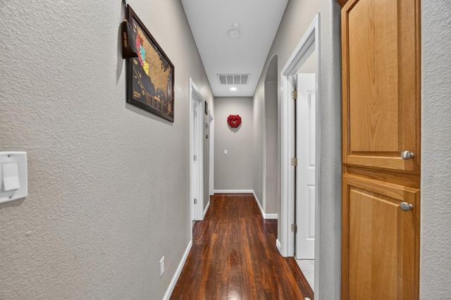 8328 Cantwell Dr, Elk Grove, CA 95624