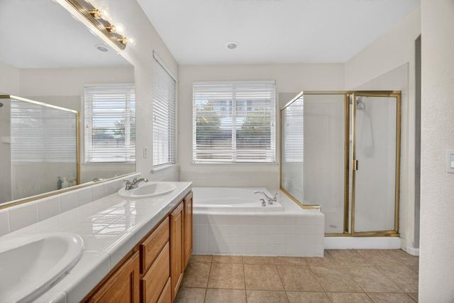 8328 Cantwell Dr, Elk Grove, CA 95624