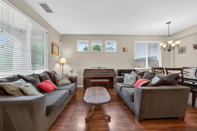 8328 Cantwell Dr, Elk Grove, CA 95624