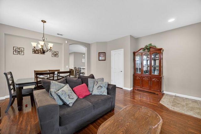 8328 Cantwell Dr, Elk Grove, CA 95624