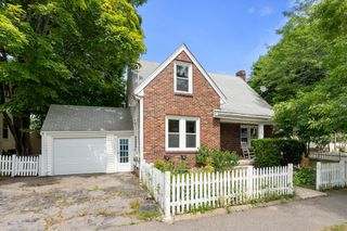 86 Dyer Ave, Milton, MA 02186