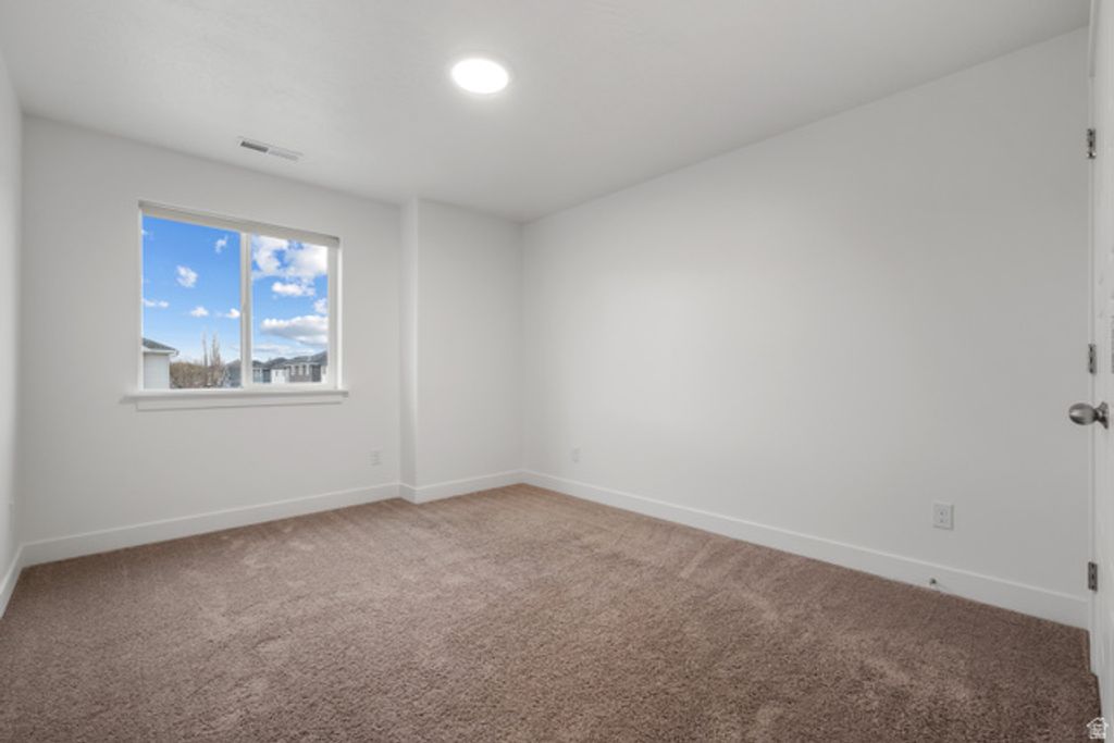 Image 19 of property listing at 1258 E BELL BUOY WAY, Eagle Mountain, UT 84005