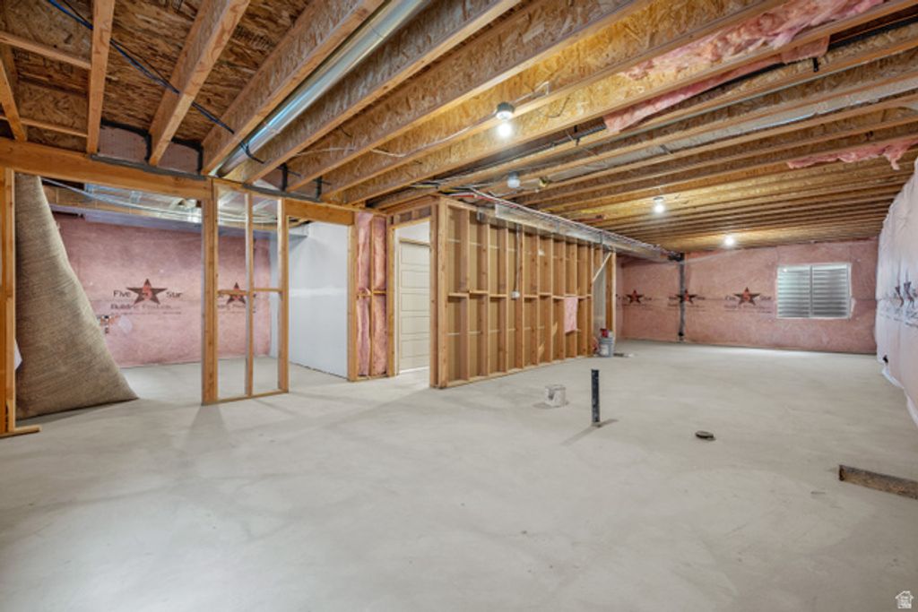 Image 25 of property listing at 1258 E BELL BUOY WAY, Eagle Mountain, UT 84005