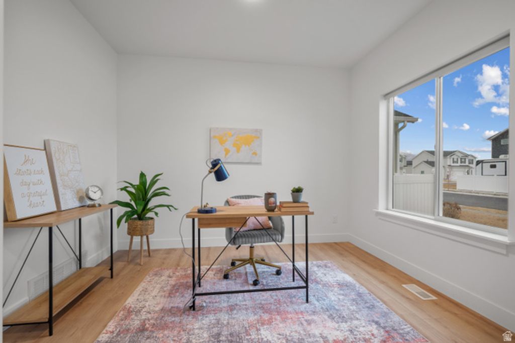 Image 4 of property listing at 1258 E BELL BUOY WAY, Eagle Mountain, UT 84005