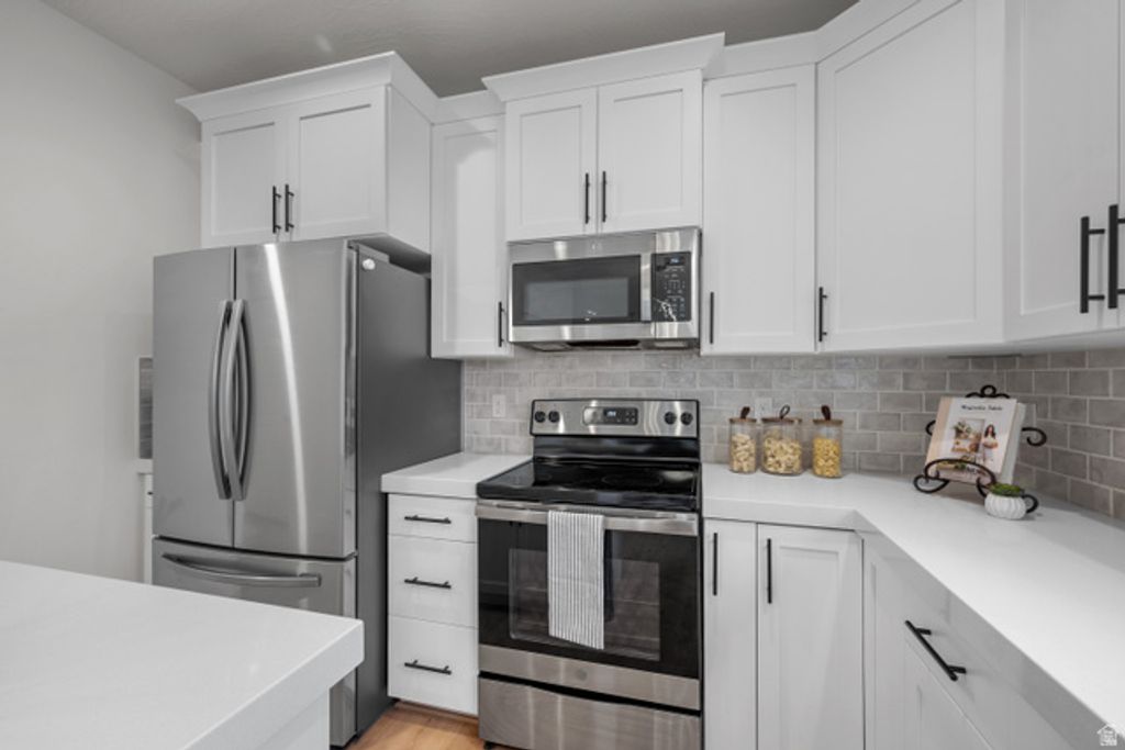 Image 7 of property listing at 1258 E BELL BUOY WAY, Eagle Mountain, UT 84005