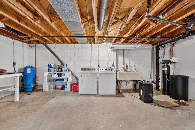8153 W Holly ROAD, Mequon, WI 53097