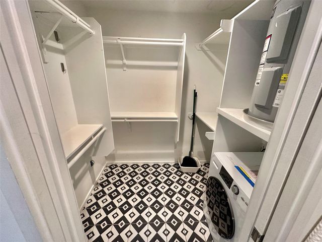201 Academy Dr DR 204, Austin, TX 78704