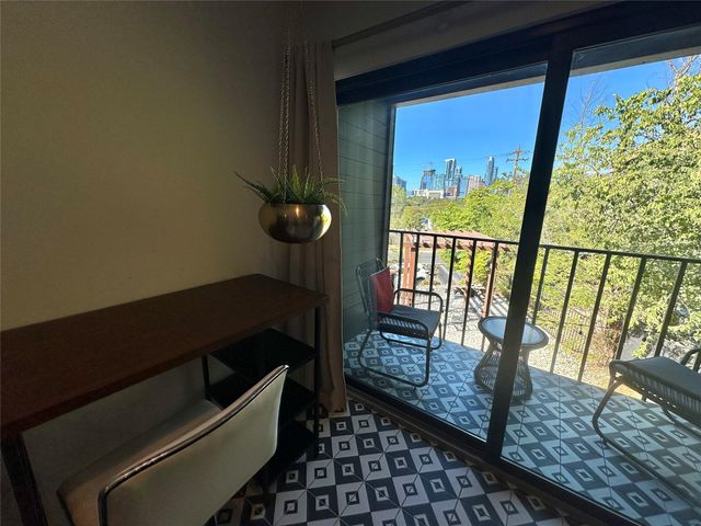 201 Academy Dr DR 204, Austin, TX 78704
