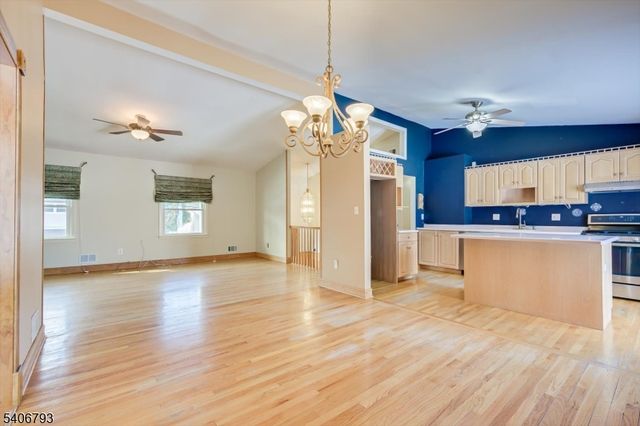 16 Peake Rd, Edison Twp., NJ 08837