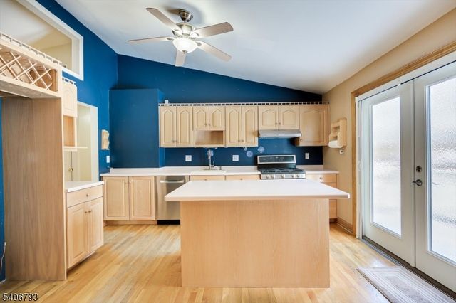 16 Peake Rd, Edison Twp., NJ 08837