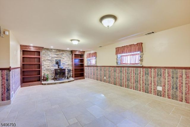 16 Peake Rd, Edison Twp., NJ 08837