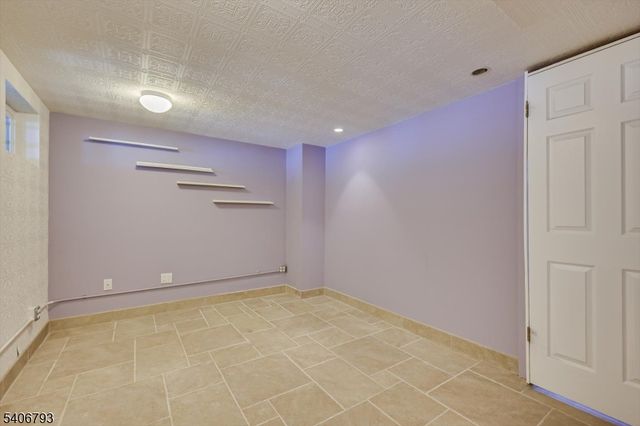 16 Peake Rd, Edison Twp., NJ 08837