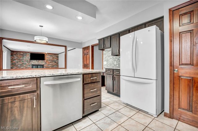 37472 Hunters Ridge Road, Solon, OH 44139