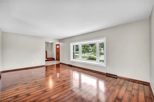 37472 Hunters Ridge Road, Solon, OH 44139