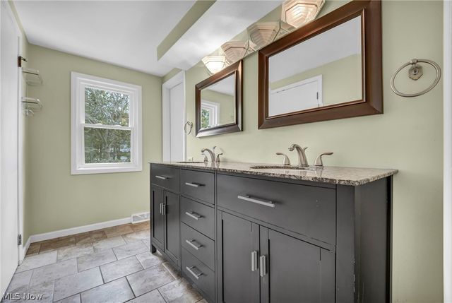 37472 Hunters Ridge Road, Solon, OH 44139