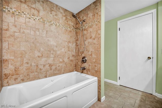 37472 Hunters Ridge Road, Solon, OH 44139