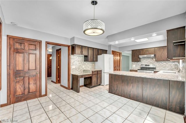 37472 Hunters Ridge Road, Solon, OH 44139