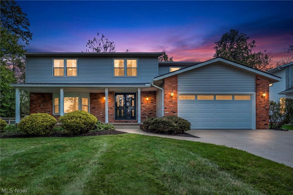 37472 Hunters Ridge Road, Solon, OH 44139