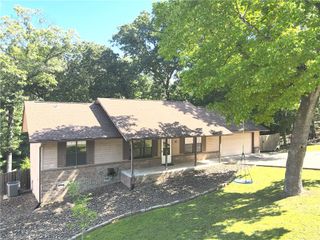 10 Tennyson Lane, Bella Vista, AR 72714