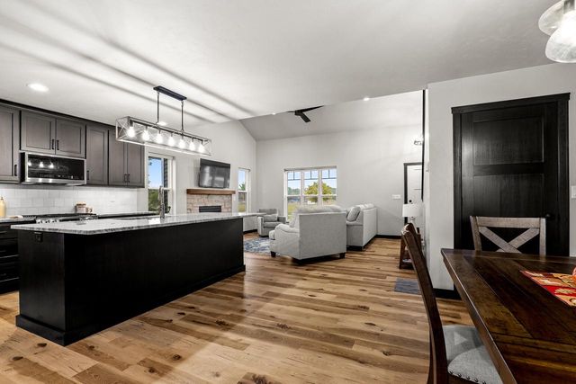 1429 Harbor Lights ROAD, Suamico, WI 54173