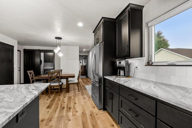 1429 Harbor Lights ROAD, Suamico, WI 54173