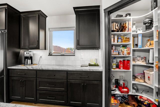 1429 Harbor Lights ROAD, Suamico, WI 54173