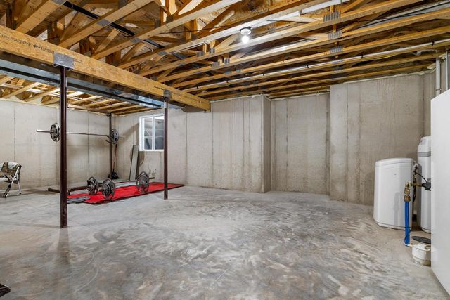 1429 Harbor Lights ROAD, Suamico, WI 54173