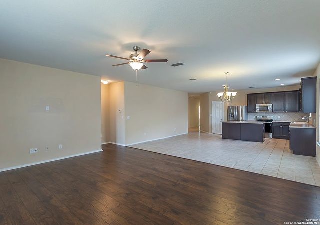 7535 DERBY VIS, Selma, TX 78154