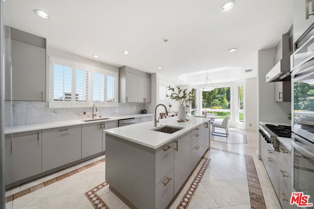 12626 Promontory Road, Los Angeles, CA 90049