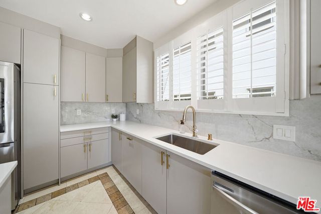 12626 Promontory Road, Los Angeles, CA 90049