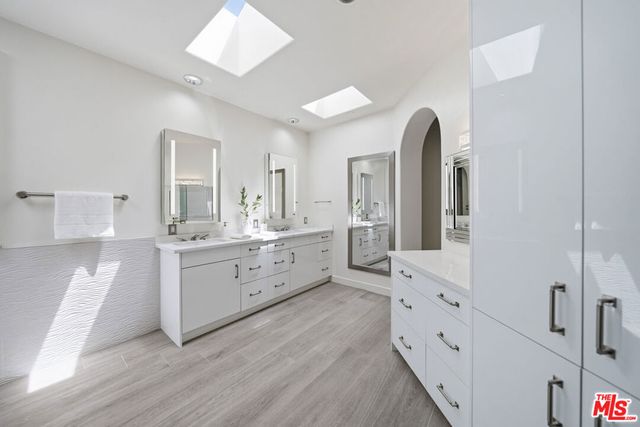12626 Promontory Road, Los Angeles, CA 90049