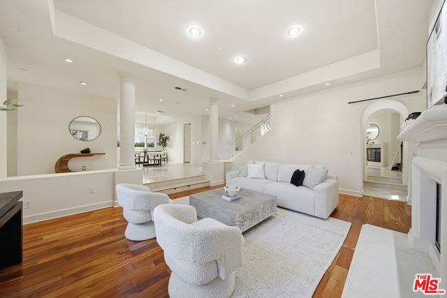 12626 Promontory Road, Los Angeles, CA 90049