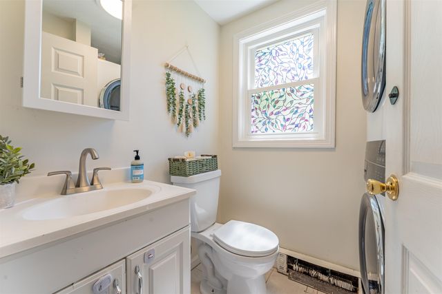 111 Stonegate Lane, Derry, NH 03038