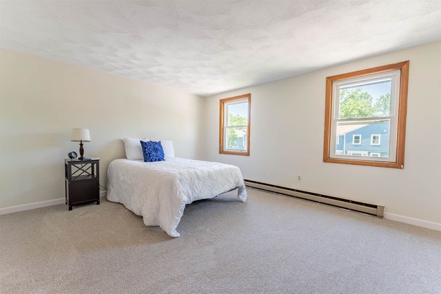 111 Stonegate Lane, Derry, NH 03038