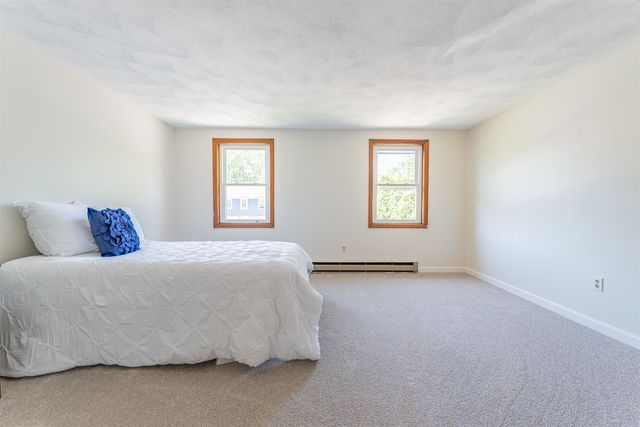 111 Stonegate Lane, Derry, NH 03038