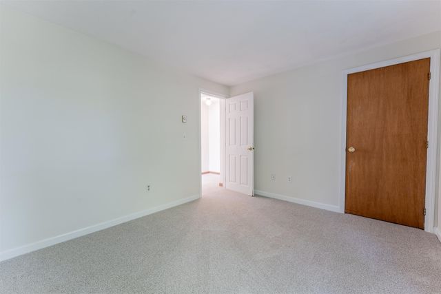 111 Stonegate Lane, Derry, NH 03038