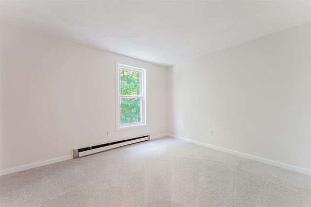 111 Stonegate Lane, Derry, NH 03038