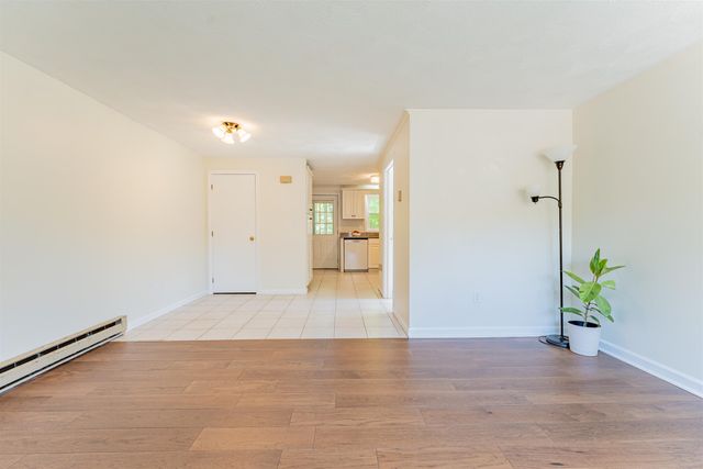 111 Stonegate Lane, Derry, NH 03038