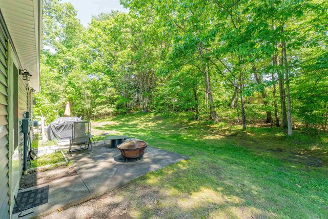 111 Stonegate Lane, Derry, NH 03038