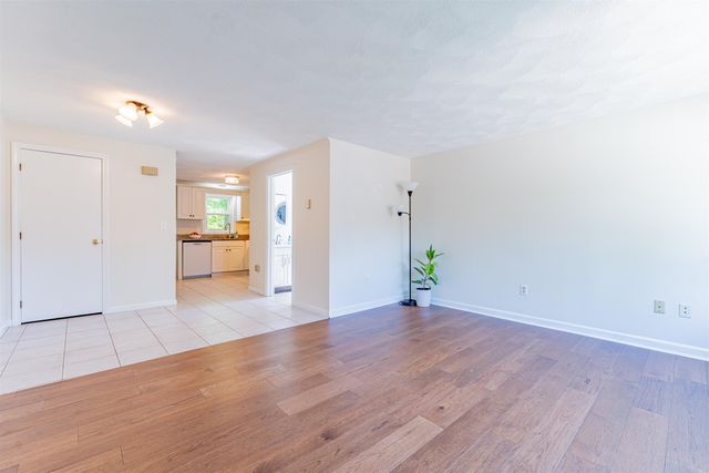 111 Stonegate Lane, Derry, NH 03038