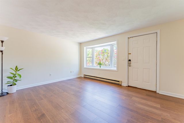 111 Stonegate Lane, Derry, NH 03038