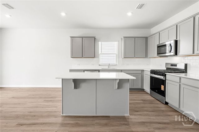 337 Crosstown Avenue, Richmond Hill, GA 31324
