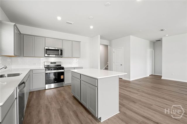 337 Crosstown Avenue, Richmond Hill, GA 31324