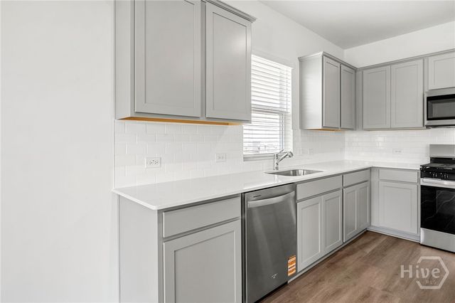 337 Crosstown Avenue, Richmond Hill, GA 31324