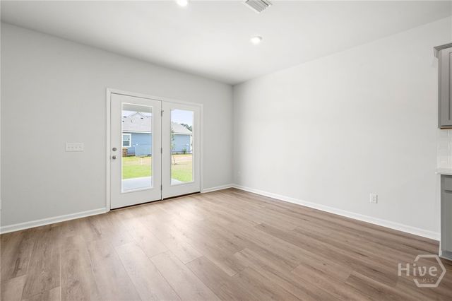 337 Crosstown Avenue, Richmond Hill, GA 31324