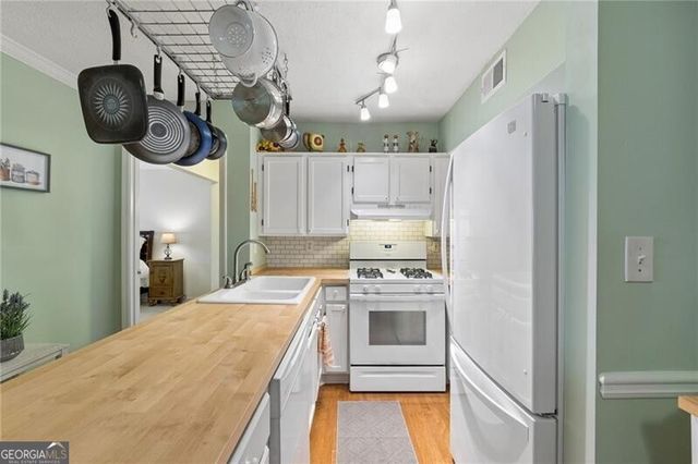 2046 Brian Way, Decatur, GA 30033