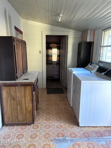 449 S EAST Street, Globe, AZ 85501