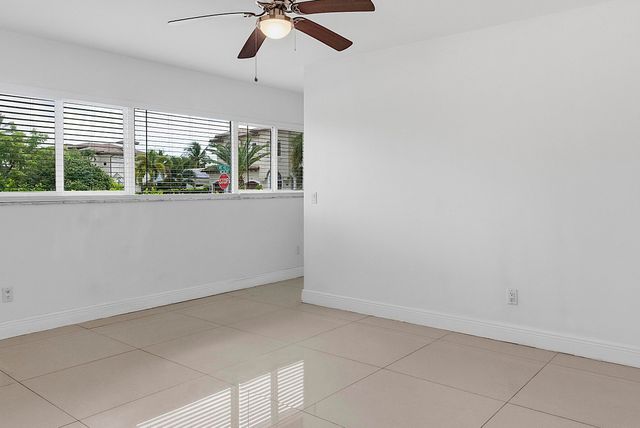 2910 NE 40th Court, Lighthouse Point, FL 33064